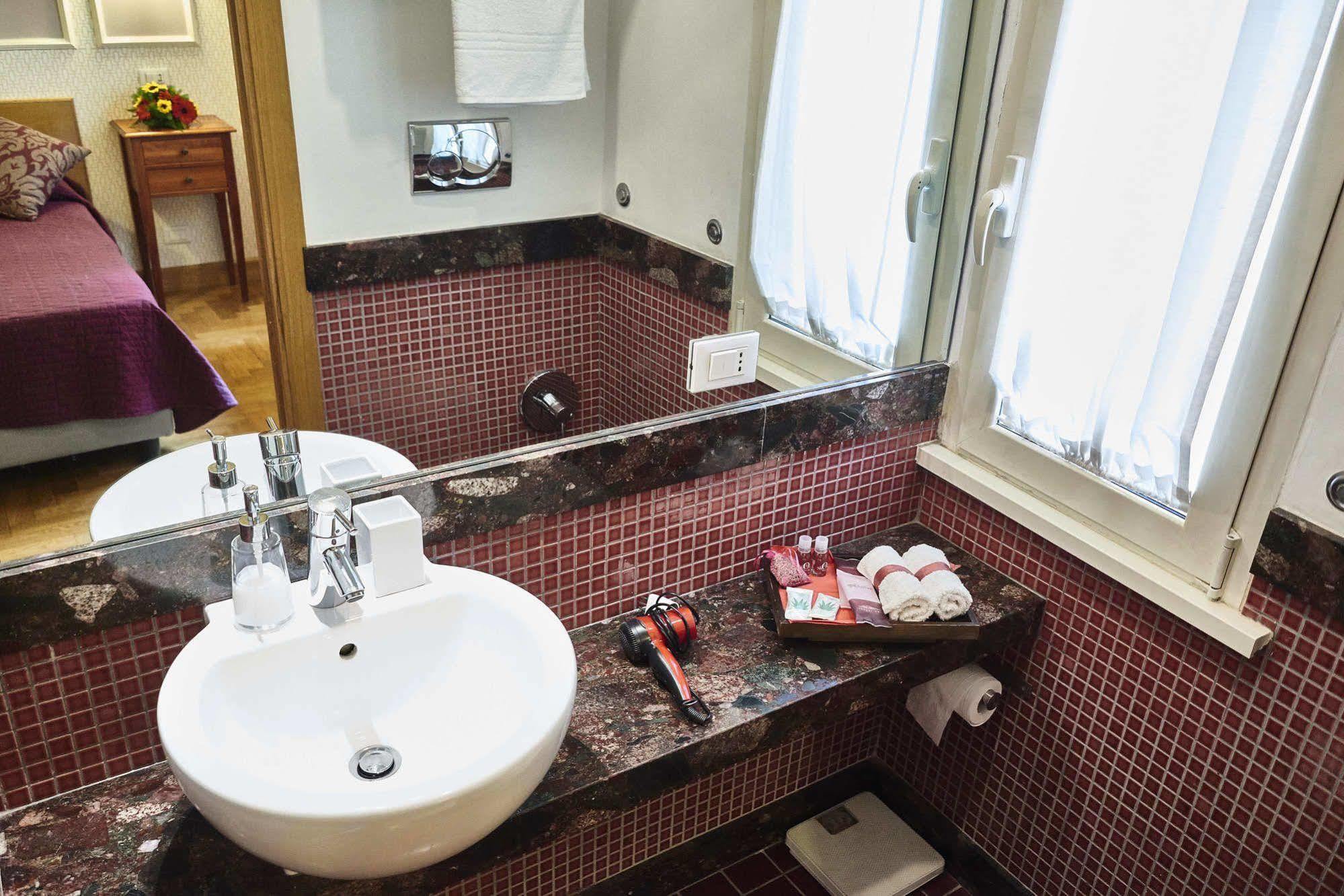 Domus Cavour Guest House Rome Buitenkant foto