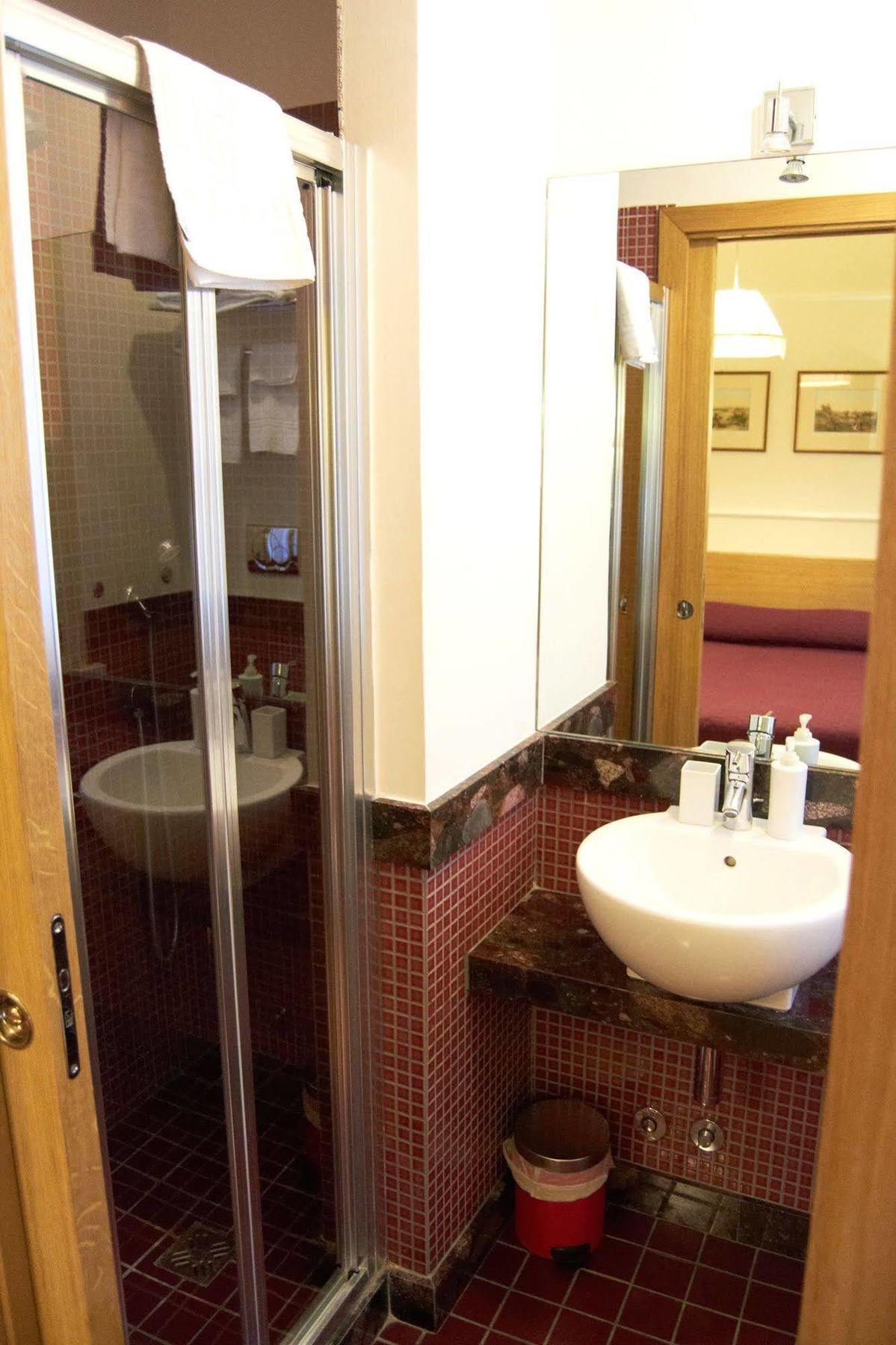 Domus Cavour Guest House Rome Buitenkant foto
