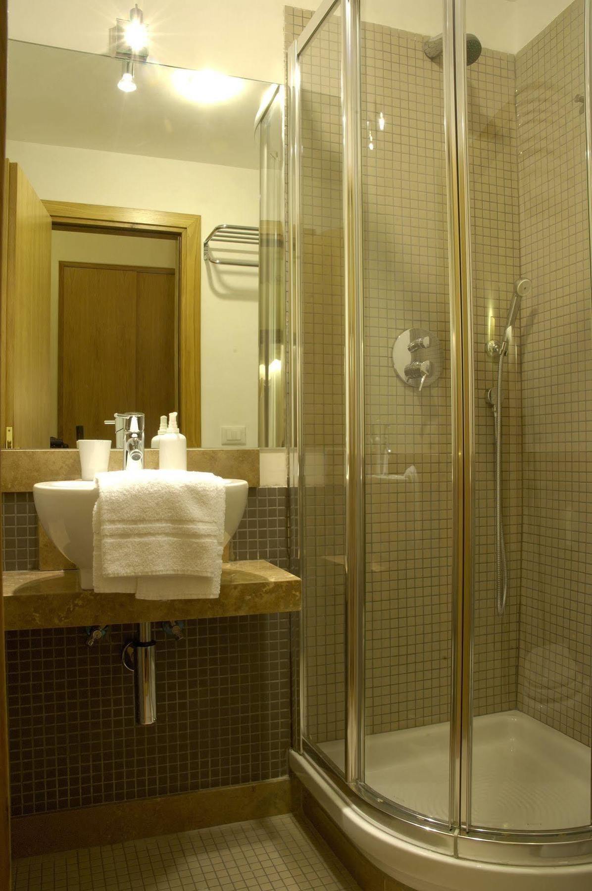 Domus Cavour Guest House Rome Buitenkant foto