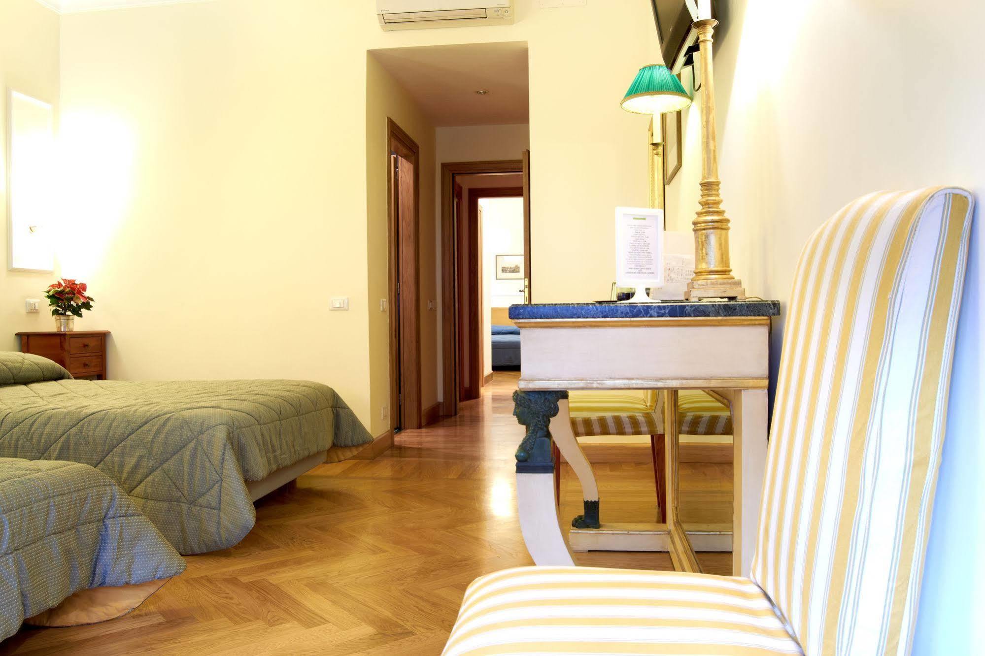 Domus Cavour Guest House Rome Buitenkant foto
