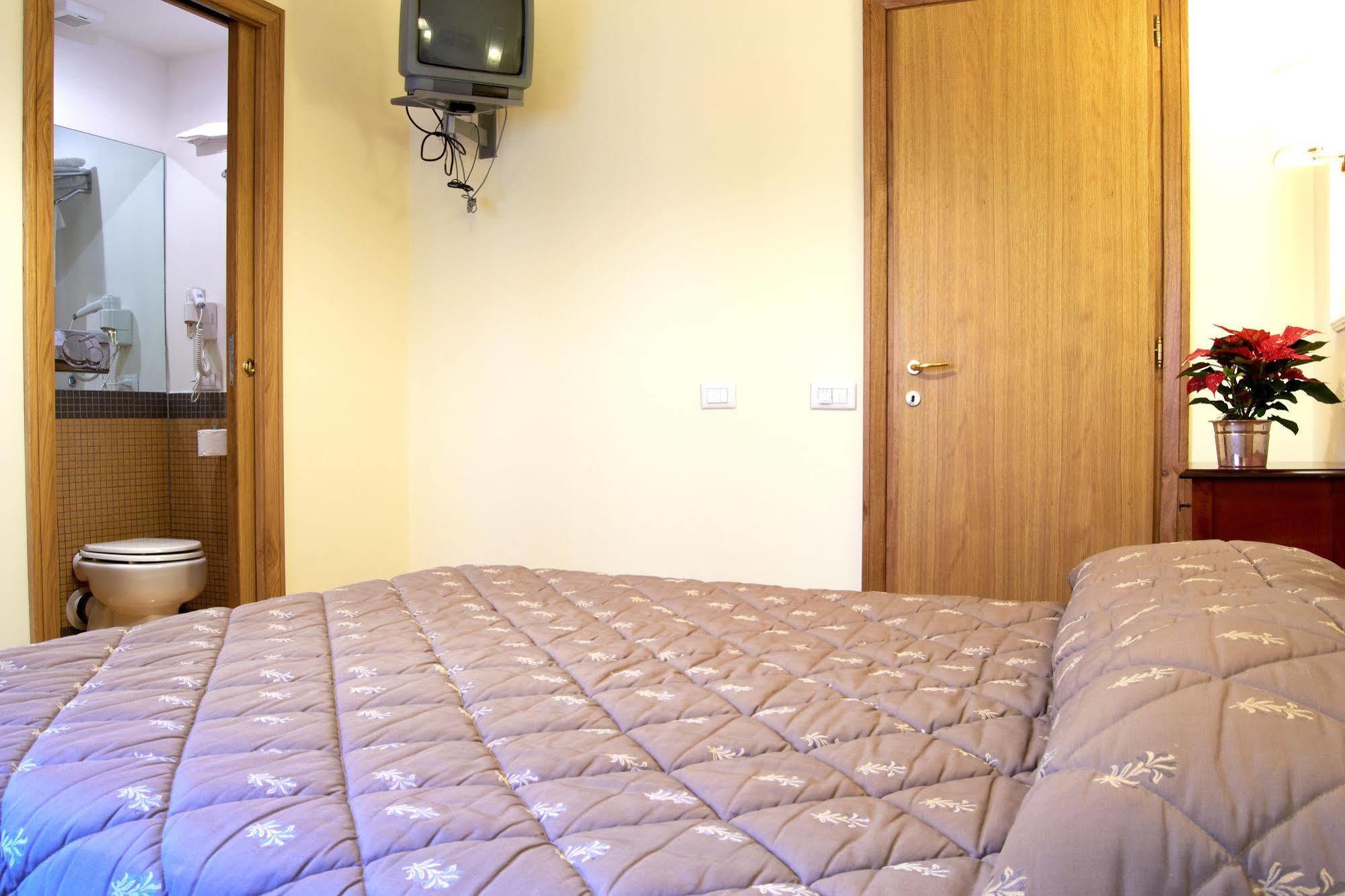 Domus Cavour Guest House Rome Buitenkant foto