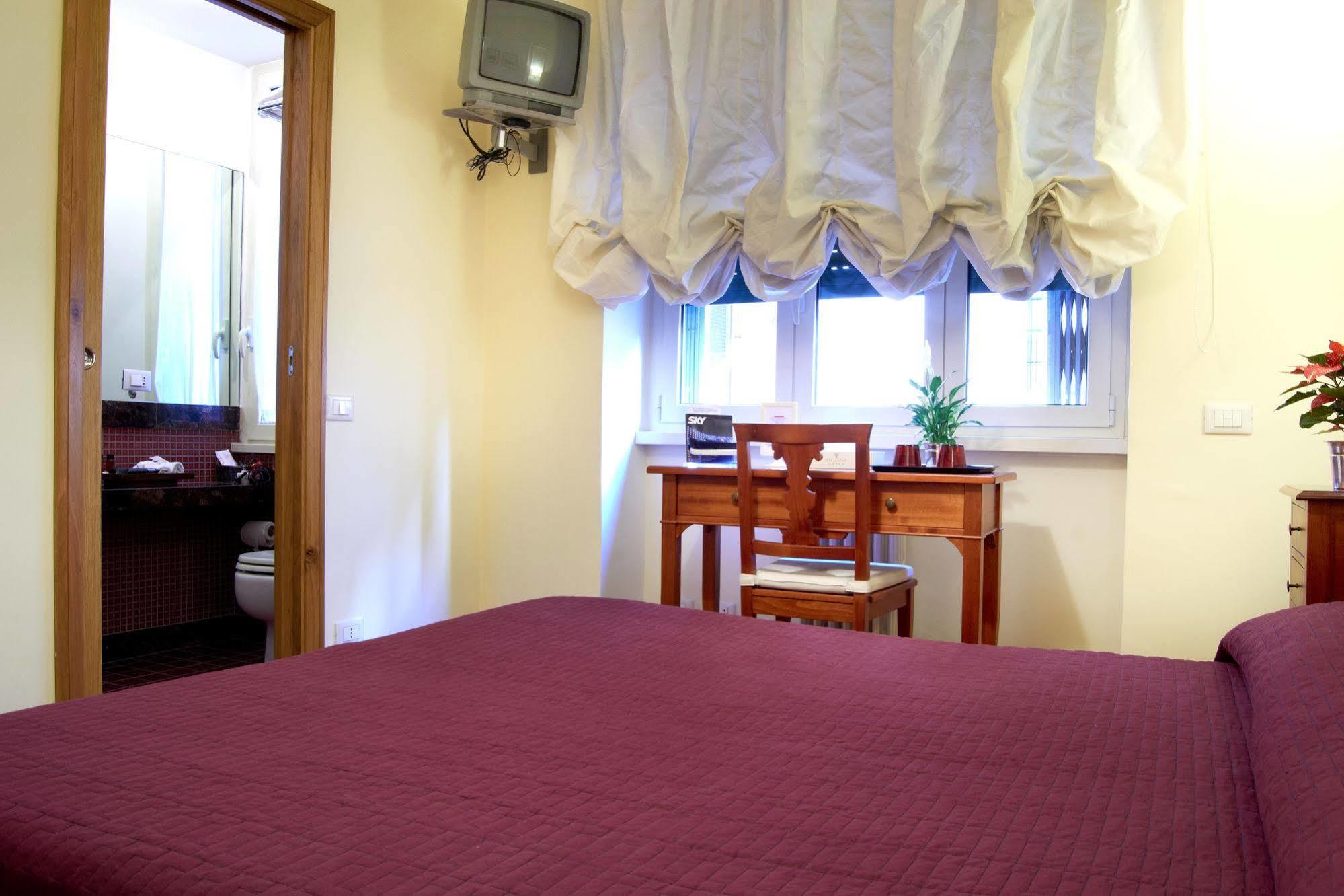Domus Cavour Guest House Rome Buitenkant foto