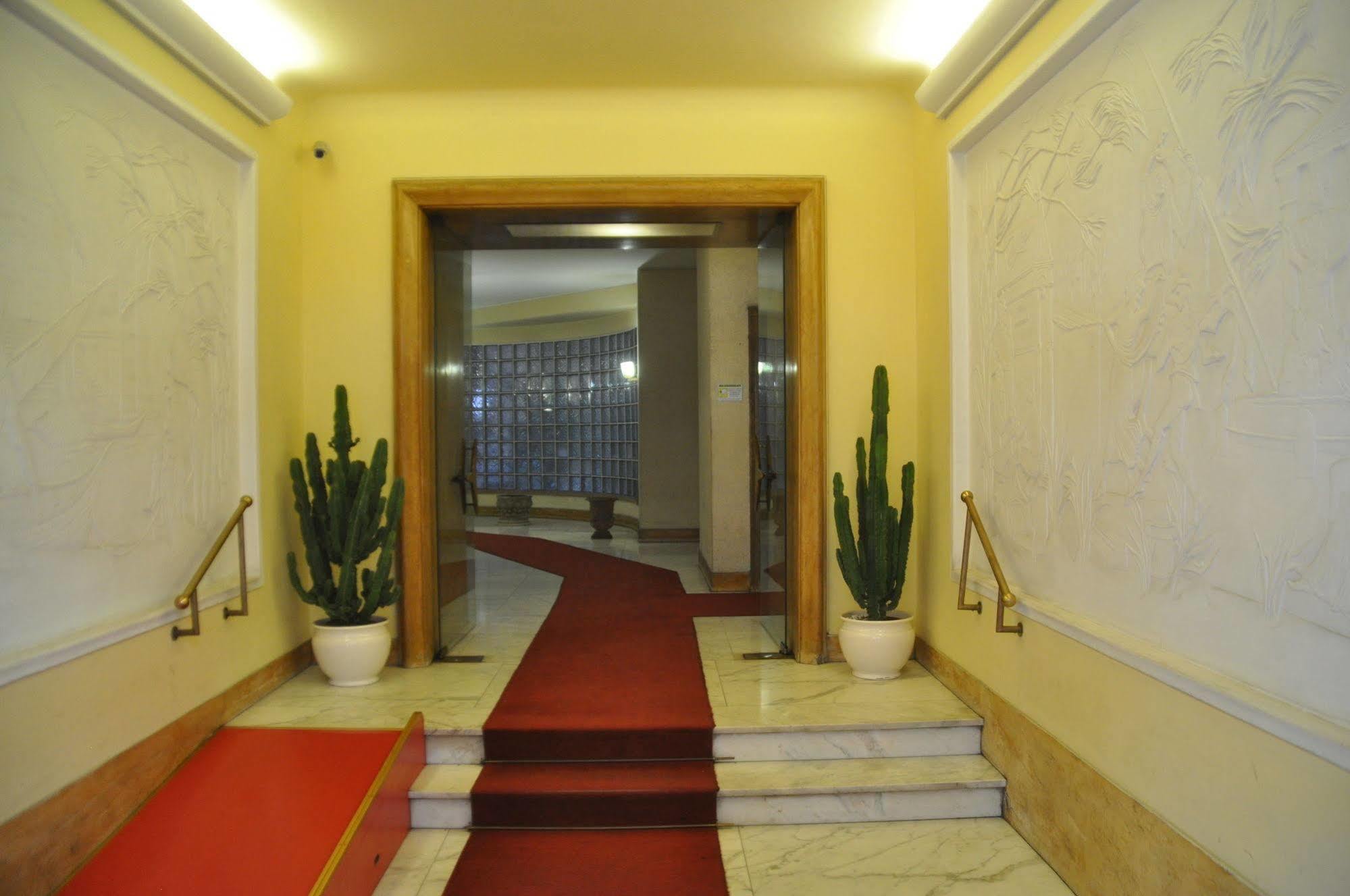 Domus Cavour Guest House Rome Buitenkant foto